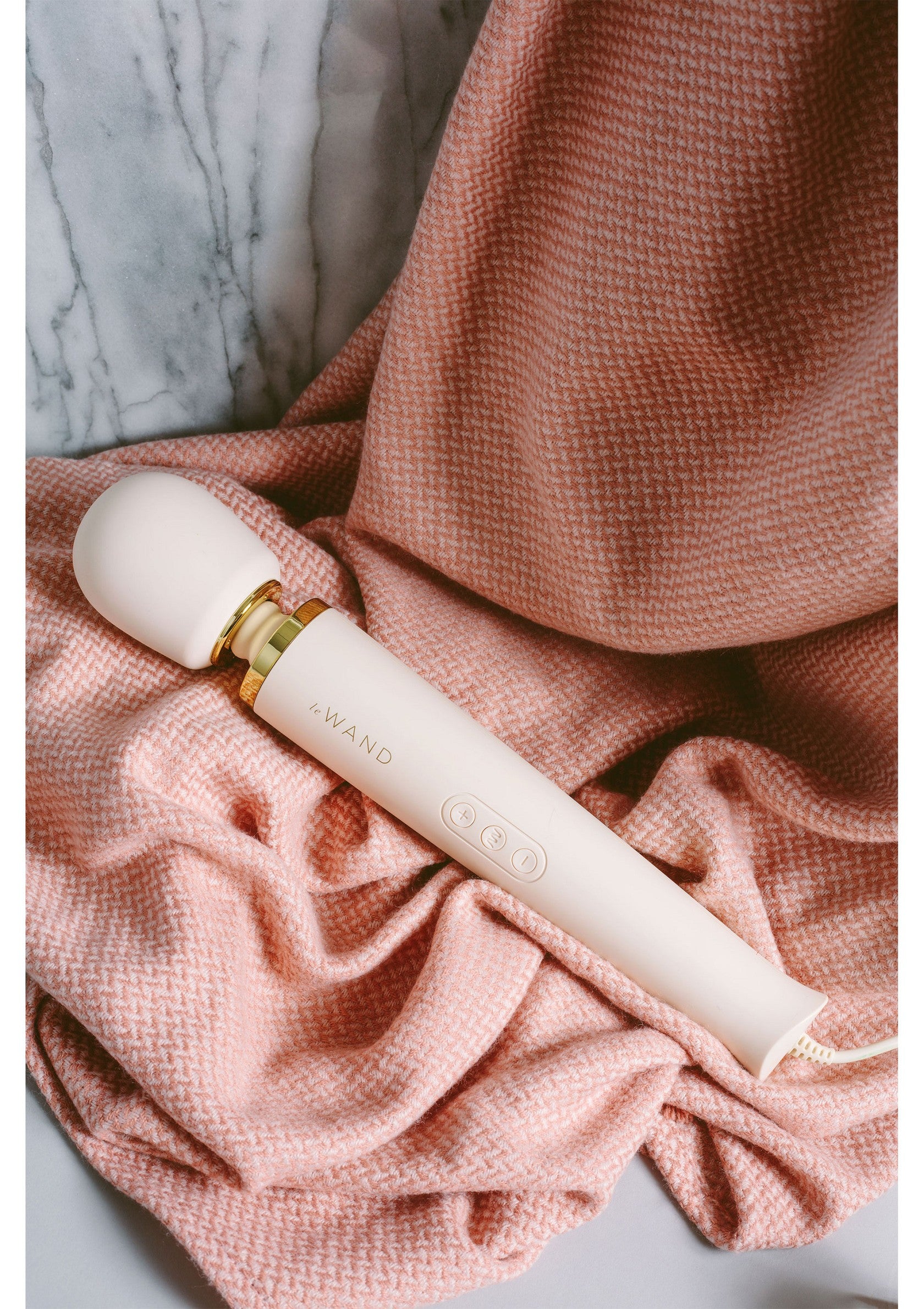 Le Wand Plugin Massager NUDE - 8