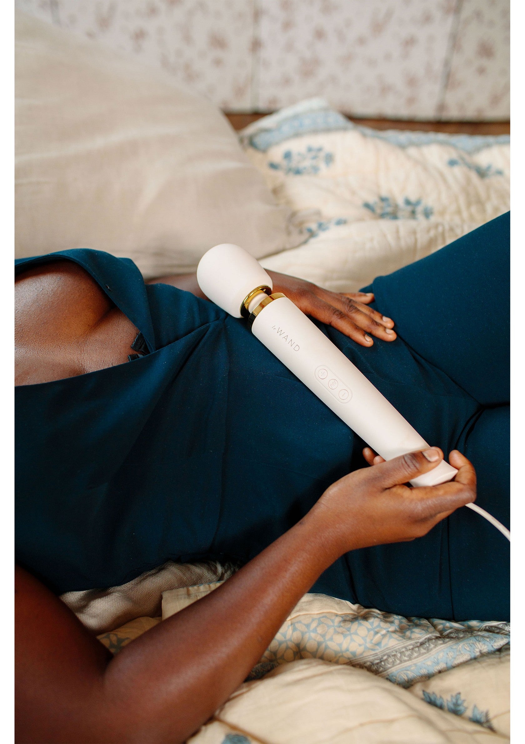 Le Wand Plugin Massager NUDE - 5